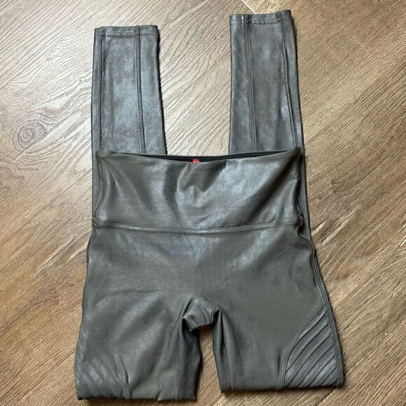 ‎SPANX | Faux Leather Moto Leggings - Picture 9 of 9